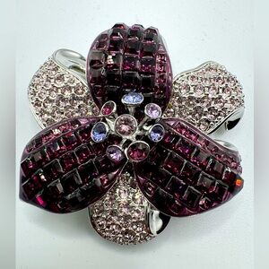 Swarovski Vintage Silver Tone Invisible Set Purple Crystal Glass Flower Pin
